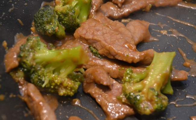 beef broccoli in pan